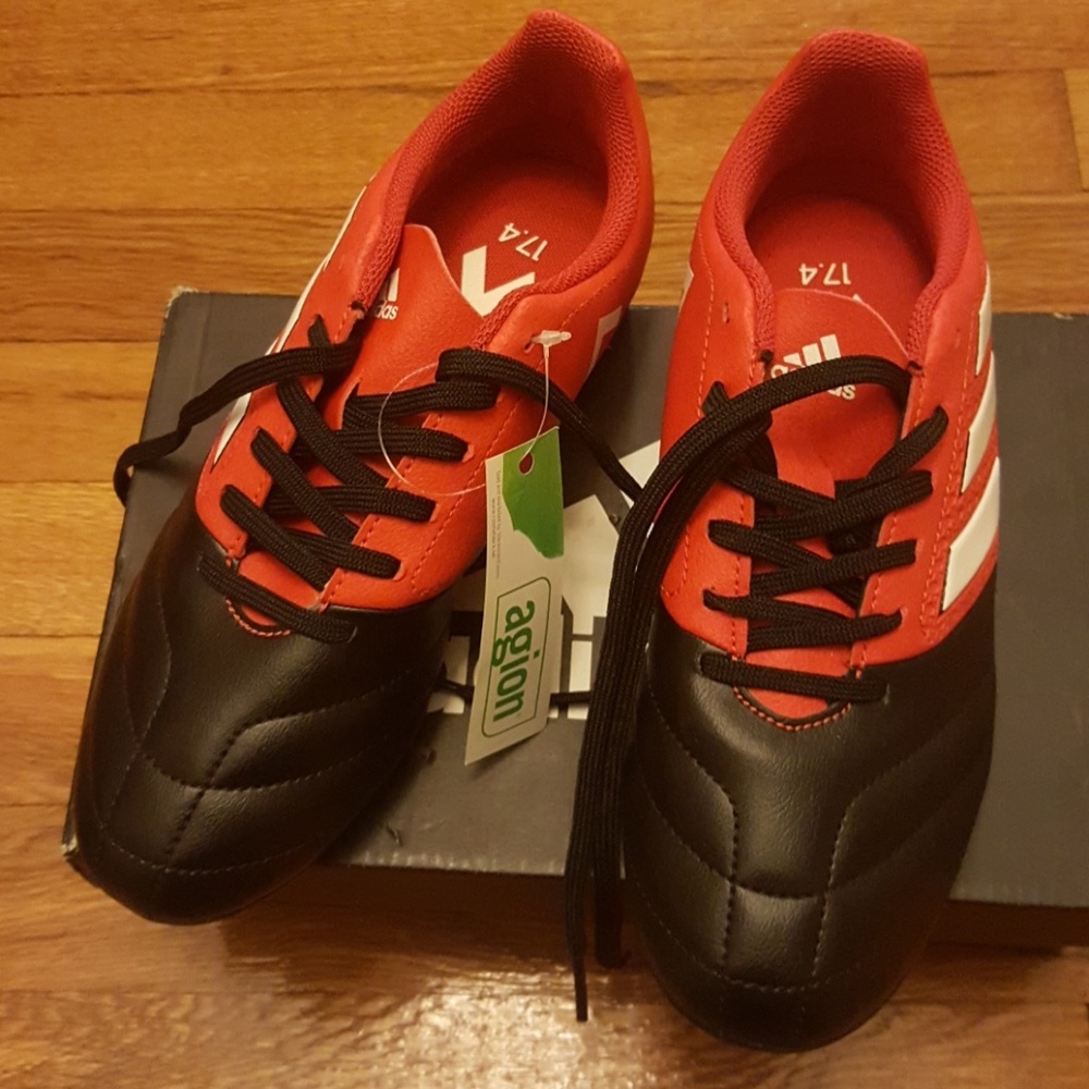 Kids soccer cleats